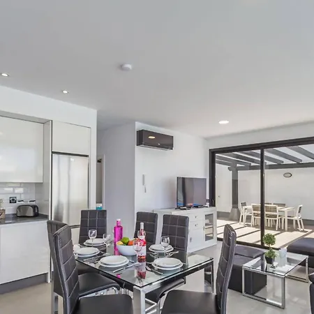 Alana By Вилла Коральео